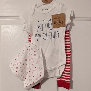 NWT Magenta by Rae Dunn "My First 4th of July" Outfit with Bib. 0-3 mont…